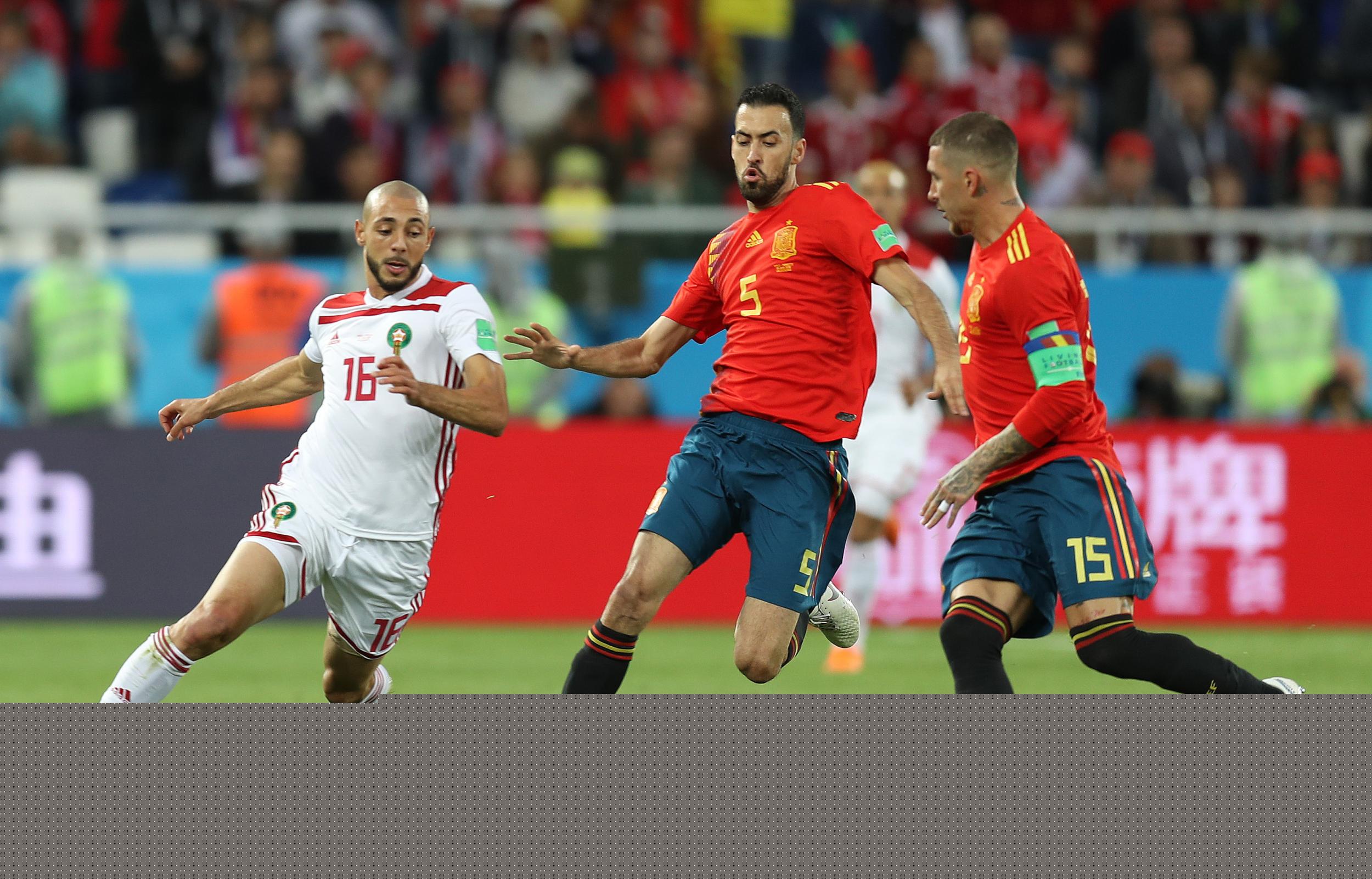 半场战报：本菲卡0-0勒沃库森，奥塔门迪中柱