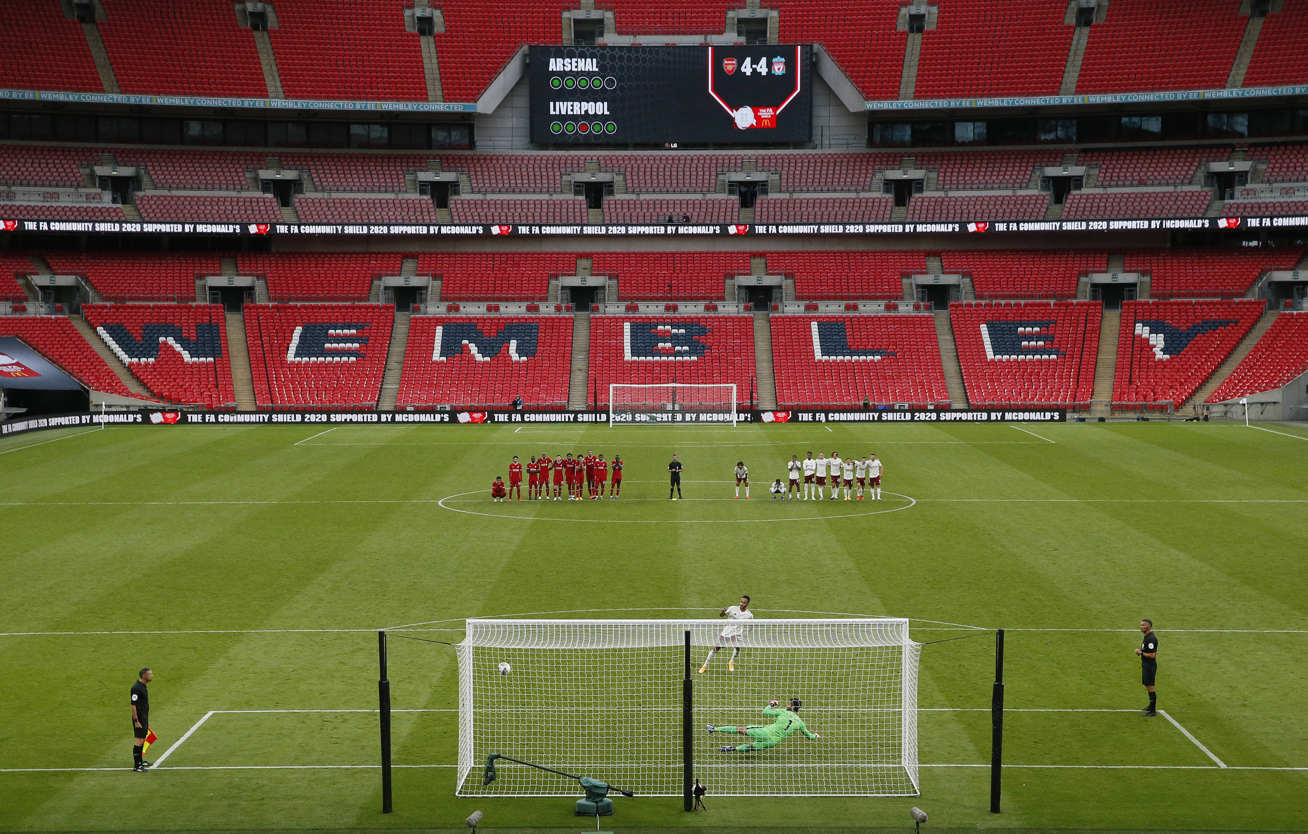 弗兰克：防守型教练？我带的队进球挺多的；庆幸自己不碰社媒